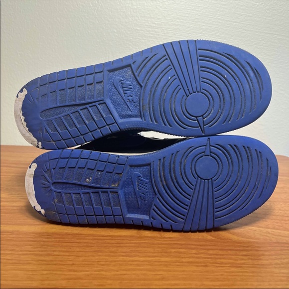 Jordan 1 FlyEase - Picture 7 of 9